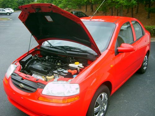 2004 chevrolet aveo ls sedan 4-door 1.6l