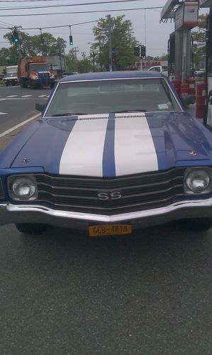1972 chevy elcamino blue withwhite stripes,12 bolt411posi,tilt wheel,trl package