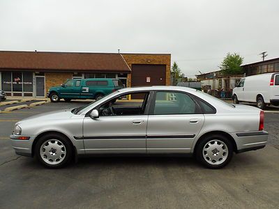 Super clean affordable safe low mileage volvo s80 2.9 sr, clean carfax, no issue