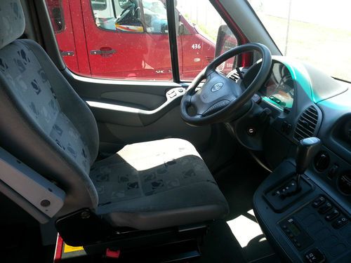 2006 Dodge Sprinter 2500 Base Standard Passenger Van 3-Door 2.7L 13 passenger, image 7