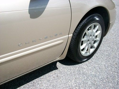 2000 Chrysler Concorde - ESTATE CAR - 11,557 Original Miles, image 6