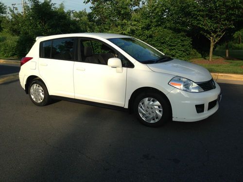 2009 nissan versa s hatchback 4-door 1.8l