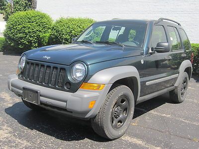 2005 jeep liberty sport 4x4.v6 4wd , automatic ,looks and runs great !! 03 04