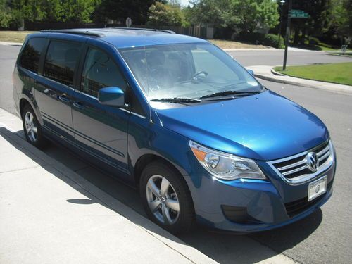 2011 volkswagen routan se mini passenger van 4-door 3.6l