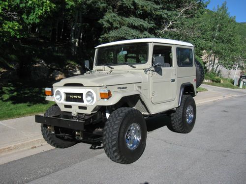 1976 toyota land cruiser fj40.  complete restoration.  beautiful!