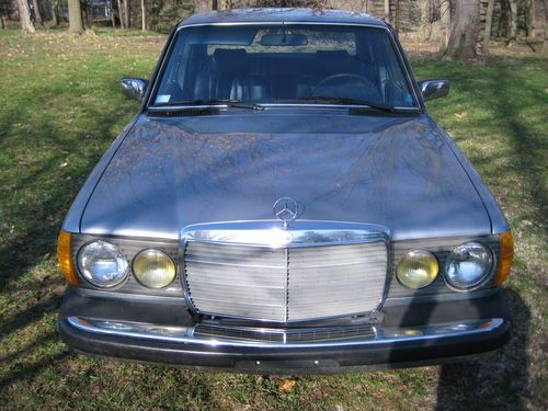 1984 Mercedes Benz 300D turbo diesel automatic W123 silver, US $3,800.00, image 2