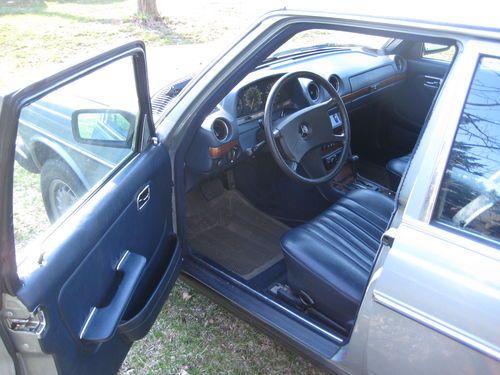 1984 Mercedes Benz 300D turbo diesel automatic W123 silver, US $3,800.00, image 3