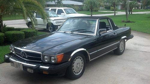 1986 mercedes 560 sl roadster - rare triple black with two tops