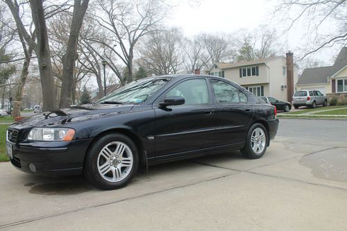 2005 volvo s60 2.5t sedan 4-door 63,000 miles dark blue