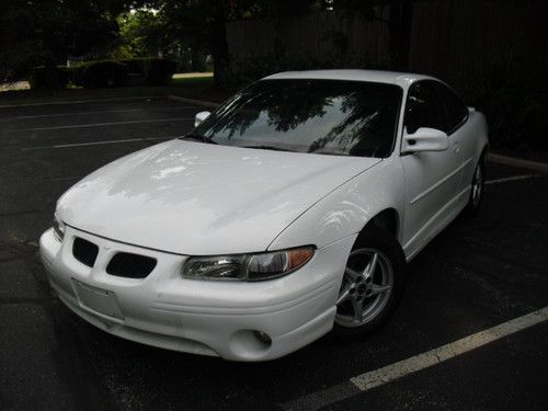 2000 pontiac grand prix gt2 dr coupe,auto,power,leather,low miles,no reserve!!!