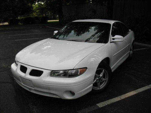 2000 pontiac grand prix gt2 dr coupe,auto,power,leather,low miles,no reserve!!!