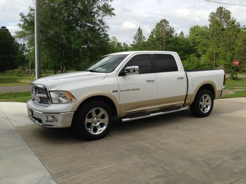 2011 ram 1500 laramie crew cab pickup 4-door 5.7l