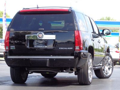 Premium 6.2L NAV AWD Trip Computer Power Door Locks Power Windows Heated Seat(s), image 4