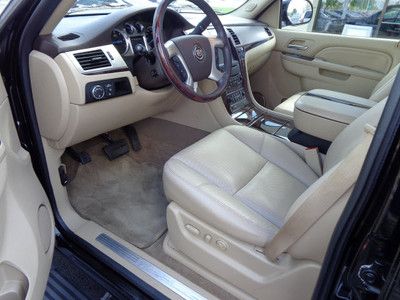 Premium 6.2L NAV AWD Trip Computer Power Door Locks Power Windows Heated Seat(s), image 9