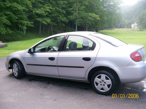 2003 dodge neon se sedan 4-door 2.0l silver, excellent condition