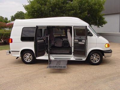 Hightop handicapped wheelchair lift conversion van handicap 35k miles 100 pics