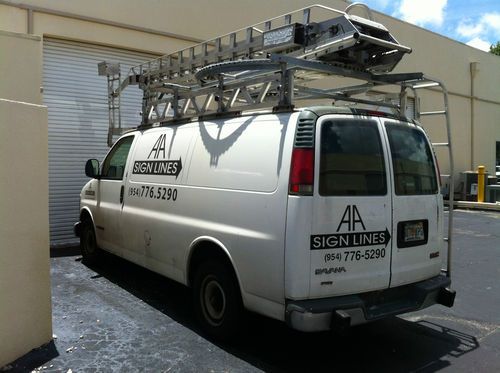 1998 gcm savana 2500 van with van ladder