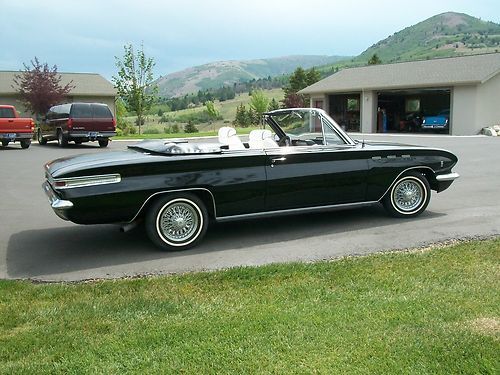 1962 buick skylark convertible nice !!