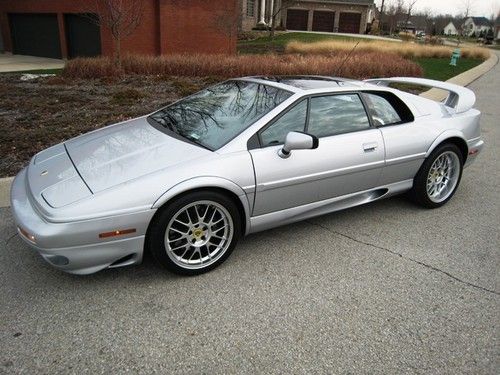 Lotus esprit v8