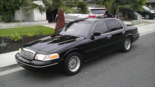 2000 ford crown victoria lx sedan 4-door 4.6l