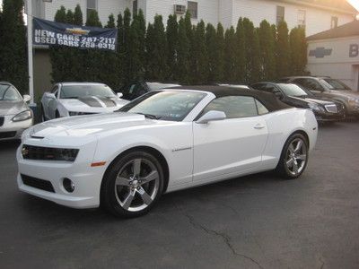 Garage kept Warranty Low miles Convertible Smoke free Excellent condition, image 2