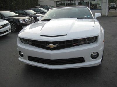 Garage kept Warranty Low miles Convertible Smoke free Excellent condition, image 3