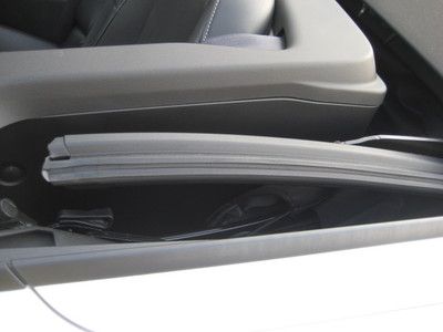 Garage kept Warranty Low miles Convertible Smoke free Excellent condition, image 18