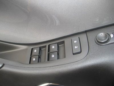 Garage kept Warranty Low miles Convertible Smoke free Excellent condition, image 22