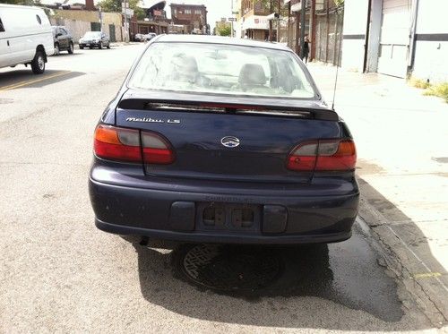 2000 Chevrolet Malibu LS Sedan 4-Door 3.1L, image 2