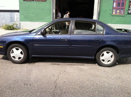 2000 Chevrolet Malibu LS Sedan 4-Door 3.1L, image 10