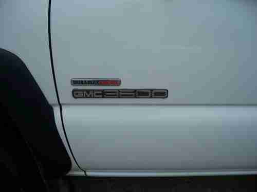 2004 GMC Truck Duramax Diesel 3500 with Service Bed. 4 wheel drive.  LOW MILES, image 2