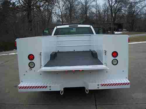 2004 GMC Truck Duramax Diesel 3500 with Service Bed. 4 wheel drive.  LOW MILES, image 11