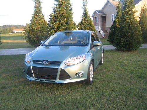 2012 ford focus se low mileage no reserve