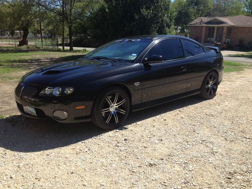 2005 pontiac gto base coupe 2-door 6.0l black on black 6 speed great condition