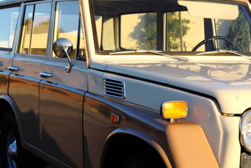 1971 fj55 land cruiser / rare all original paint / no cancer rust / 2f engine