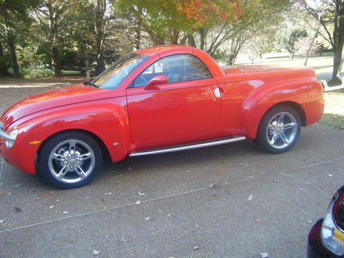 2004 chevrolet ssr base convertible 2-door 5.3l