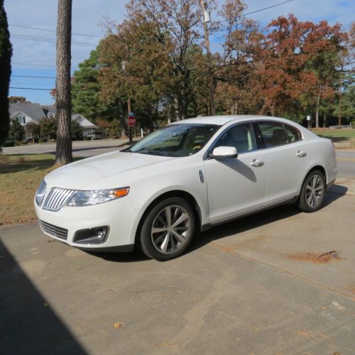 2010 lincoln mks, white w/ cream leather interior/ 6925 miles/ mint condition