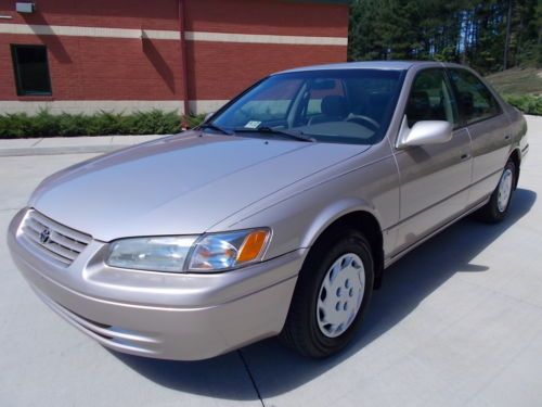 1998 toyota camry le / 1 owner / great service history / super clean / low miles