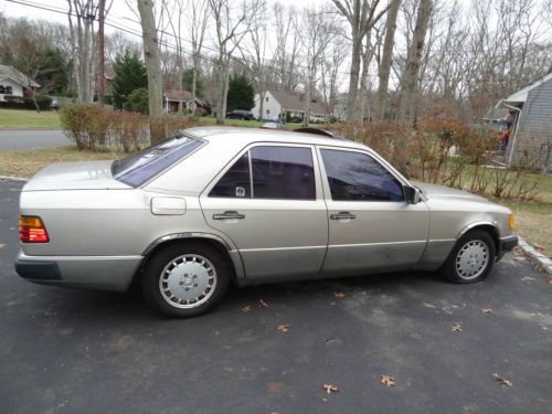 1991 mercedes benz 300 - v6 - great interior - rebuilt motor - needs work