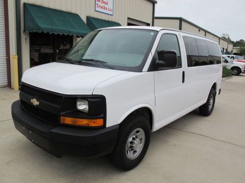 08 (12) passenger van express g2500  very clean fl van runs great low reserve