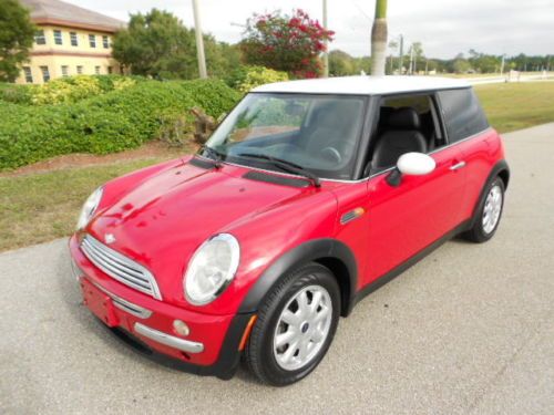 Beautiful florida 2004 mini cooper 5-speed! low miles and rust free!