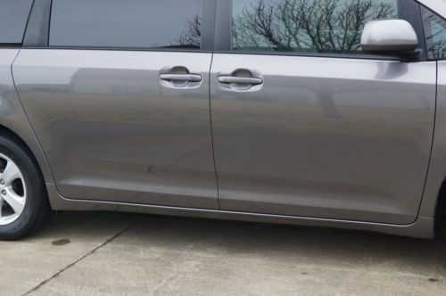 2011 TOYOTA SIENNA LE 1-ONWER OFF LEASE NON SMOKER, image 19