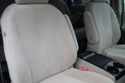 2011 TOYOTA SIENNA LE 1-ONWER OFF LEASE NON SMOKER, image 29