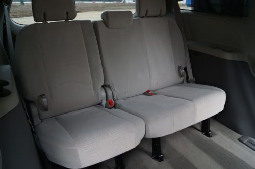 2011 TOYOTA SIENNA LE 1-ONWER OFF LEASE NON SMOKER, image 39