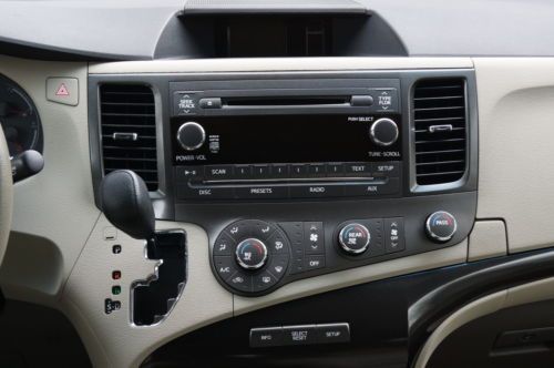 2011 TOYOTA SIENNA LE 1-ONWER OFF LEASE NON SMOKER, image 51