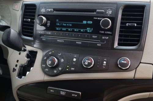 2011 TOYOTA SIENNA LE 1-ONWER OFF LEASE NON SMOKER, image 53