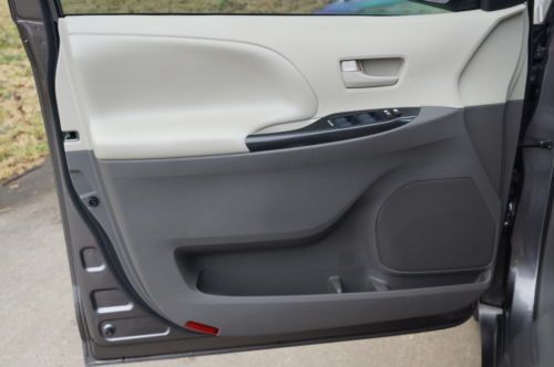 2011 TOYOTA SIENNA LE 1-ONWER OFF LEASE NON SMOKER, image 63