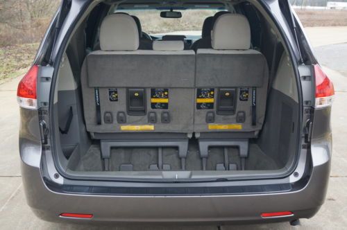 2011 TOYOTA SIENNA LE 1-ONWER OFF LEASE NON SMOKER, image 71