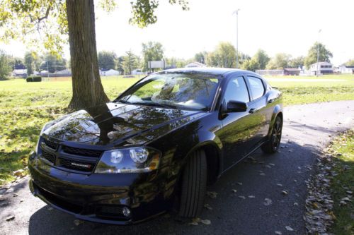 2013 dodge avenger w/ optional blacktop package