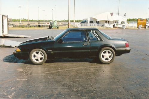 1988 ford mustang lx  and trailer